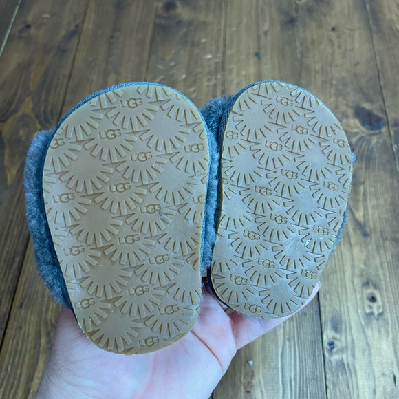 Ugg fluff yeah gray baby slippers size 2/3 - Picture 5 of 7